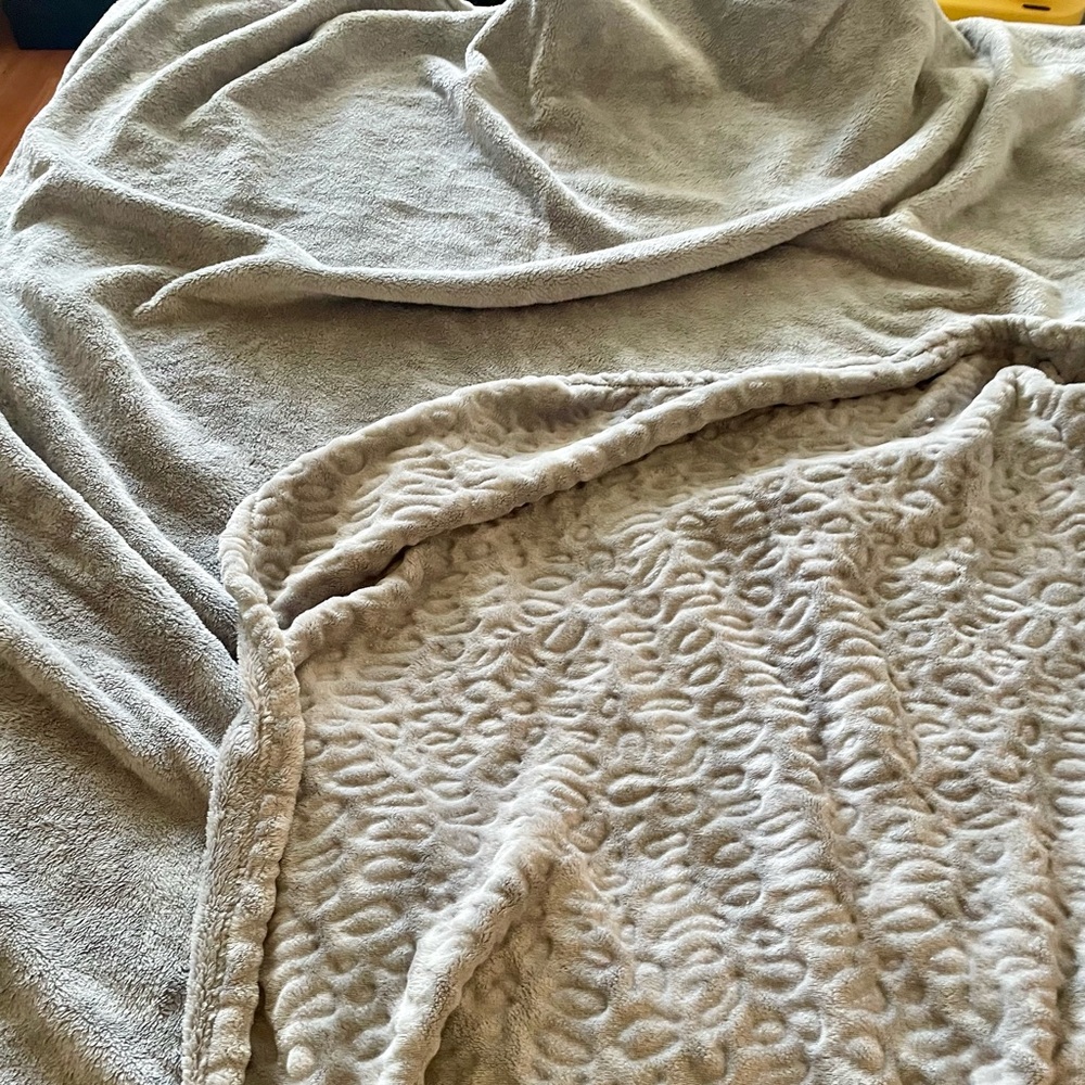 Berkshire Blanket Fluffy Blanket
